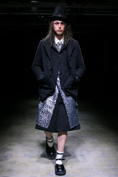 Look 17